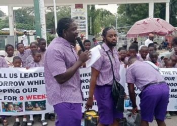 VeryDarkMan Protests at FCT Minister’s Residence, Demands Action on Teachers’ Strike