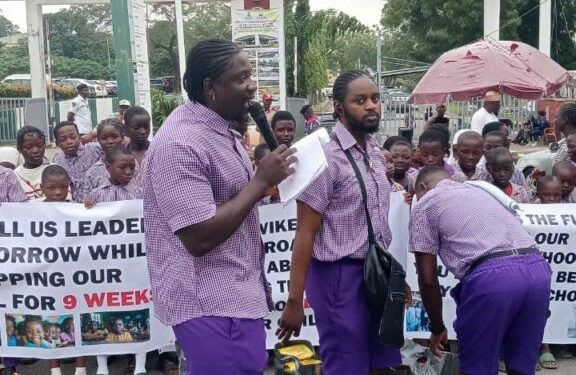 VeryDarkMan Protests at FCT Minister’s Residence, Demands Action on Teachers’ Strike