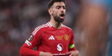 Bruno Fernandes Rejects Al-Hilal Move, Commits to Manchester United