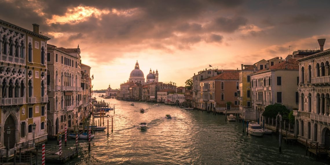 Venice Protesters Vow to Crash Bezos’ Wedding