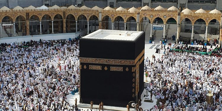 Hajj 2025 Begins with Over One Million Muslims in Mecca