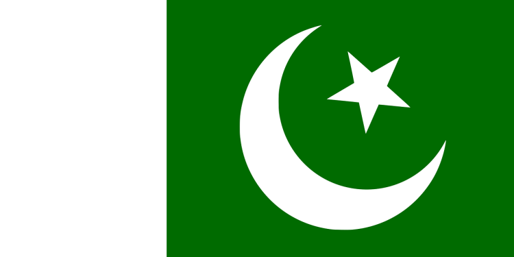 Suicide Bombing Kills 13 Pakistani Soldiers Near Afghan Border