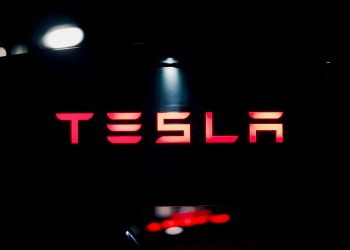 US Regulators Probe Tesla's Erratic Robotaxis