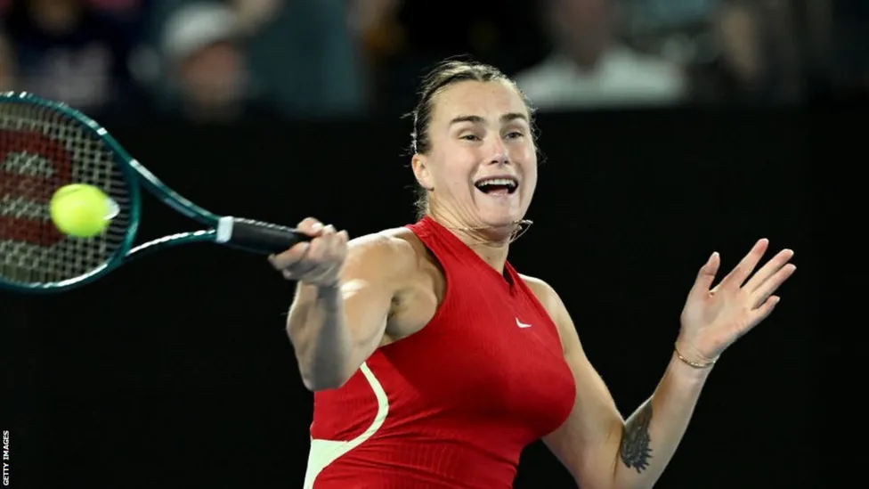 Sabalenka Survives Early Scare to Reach Wimbledon Third Round