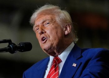 Trump to Colombia: Expect Higher Tariffs as Drug War Escalates