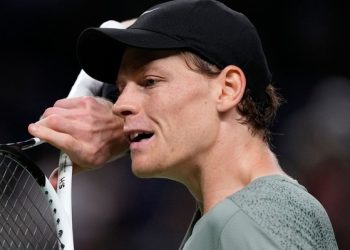 Wimbledon 2025: Top Seed Jannik Sinner Dominates Nardi in Opening Round