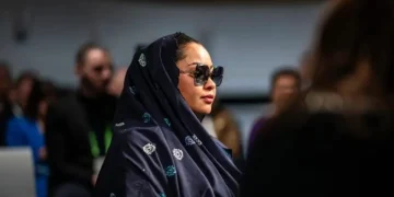 Who Really Fears Natasha in the Red Chamber