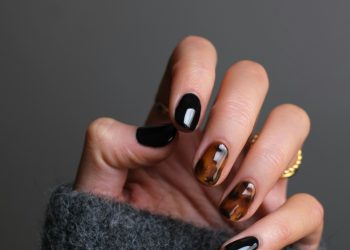 The BIAB Nail: How Builder in a Bottle (BIAB) Became 2025’s Most Population Nail Trend 