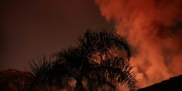 Greece Wildfire Forces Evacuations