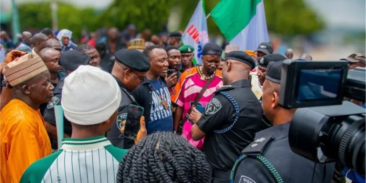 Egbetokun Meets Retired Police Officers Over Pension Protest