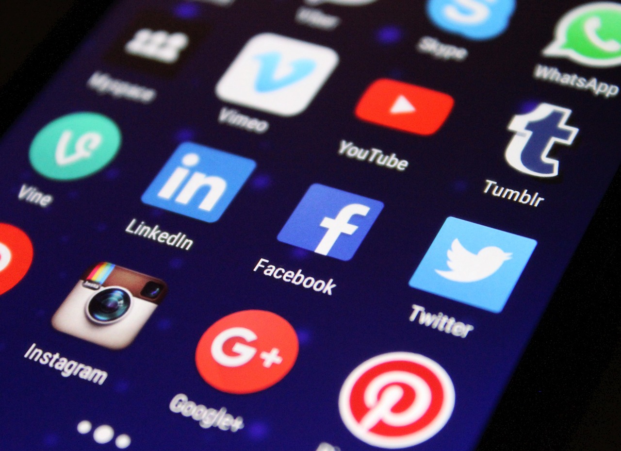 Should Social Media Be Free Will to Defame Others?