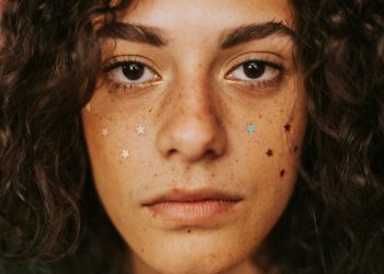 An Expert Guide to Covering a Pimple Without Making It Worse