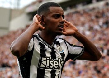Isak Named in Sweden Squad Amid Newcastle Exit Saga