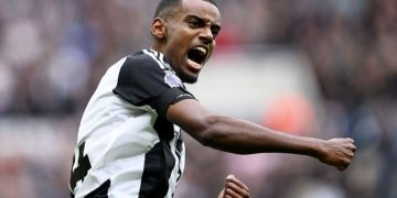 Isak's Liverpool Pursuit Infuriates Newcastle Fans, Confuses Future