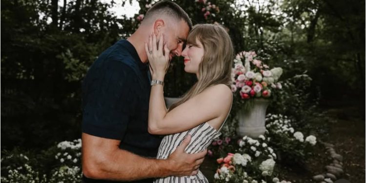 Taylor Swift, Travis Kelce Announce Engagement