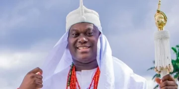 Ex-Akeredolu Aide Slams Alaafin Over Ooni Ultimatum