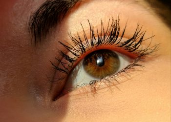 Lash Blindness: The Beauty Trend That’s Making People Lose Perspective