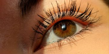 Lash Blindness: The Beauty Trend That’s Making People Lose Perspective