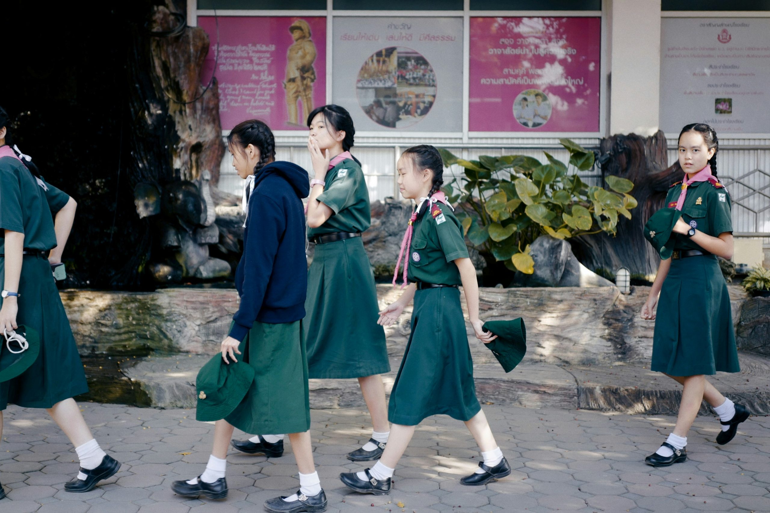 Chinese Students Pressured to Spy on Classmates at UK Universities, Report Reveals