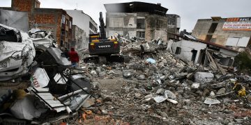 Powerful Earthquake Hits Northwestern Turkey