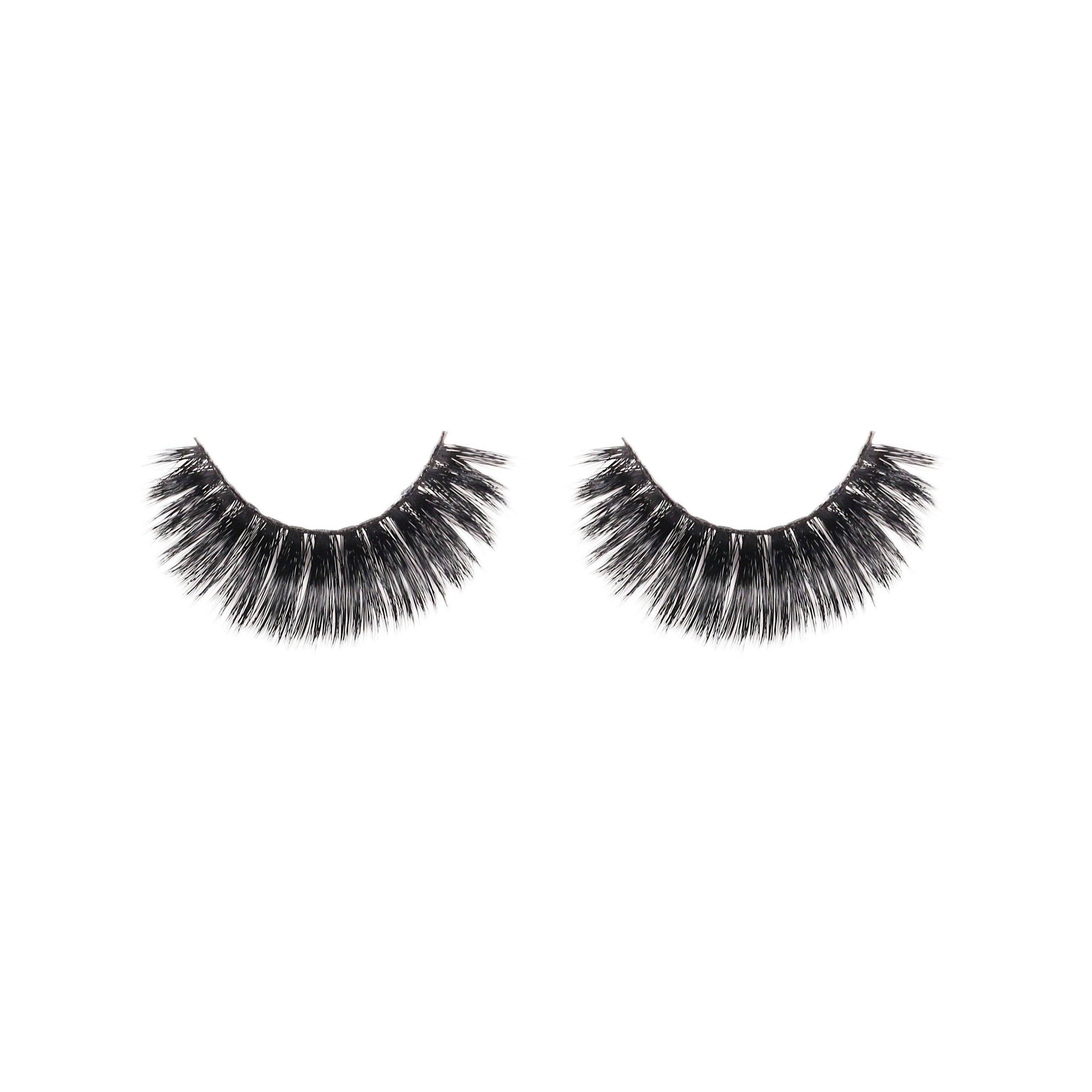 Lash Blindness: The Beauty Trend That’s Making People Lose Perspective