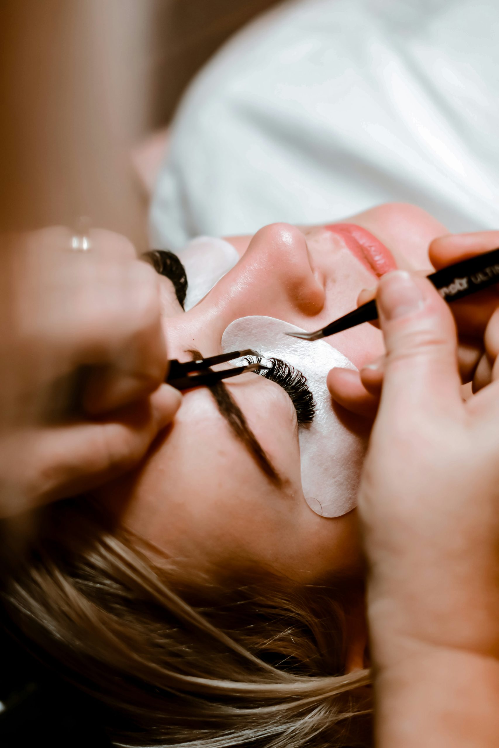 Lash Blindness: The Beauty Trend That’s Making People Lose Perspective