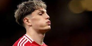 Garnacho Threatens to Sit Out Season to Force Chelsea Move