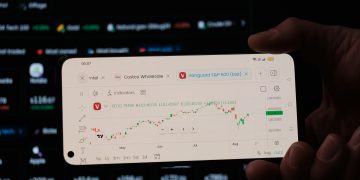 Global Markets Face Shaky Week Ahead Over Ukraine Pressure