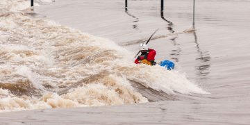 Pakistan Floods 2025: Over 340 Dead as Terrified Villagers Fear Returning to Waterlogged Homes