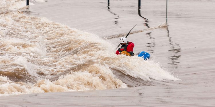 Pakistan Floods 2025: Over 340 Dead as Terrified Villagers Fear Returning to Waterlogged Homes