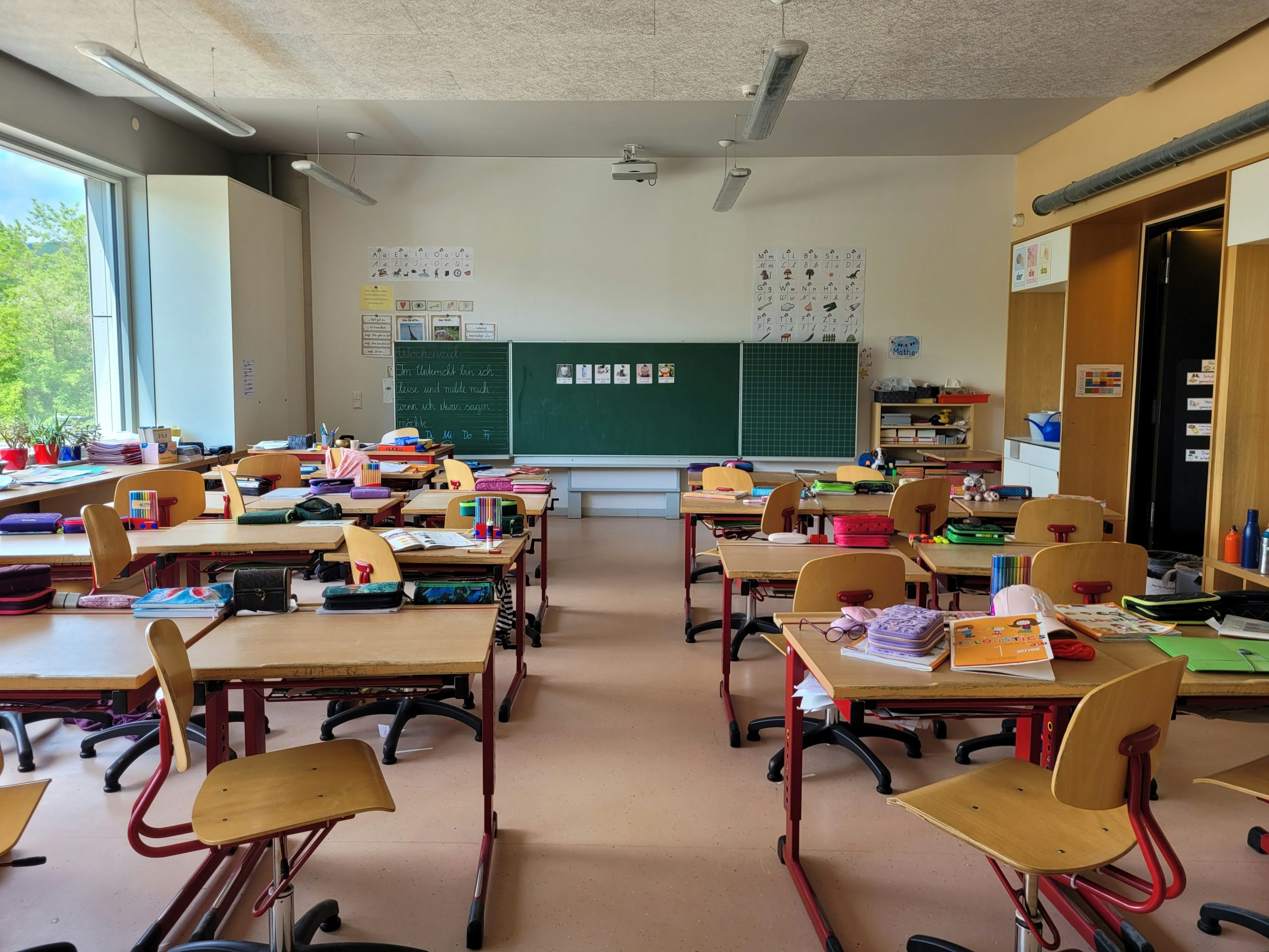South Korea Enacts Nationwide School Smartphone Ban