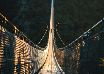 5 Dead in China's Xinjiang Suspension Bridge Collapse After Cable Snaps