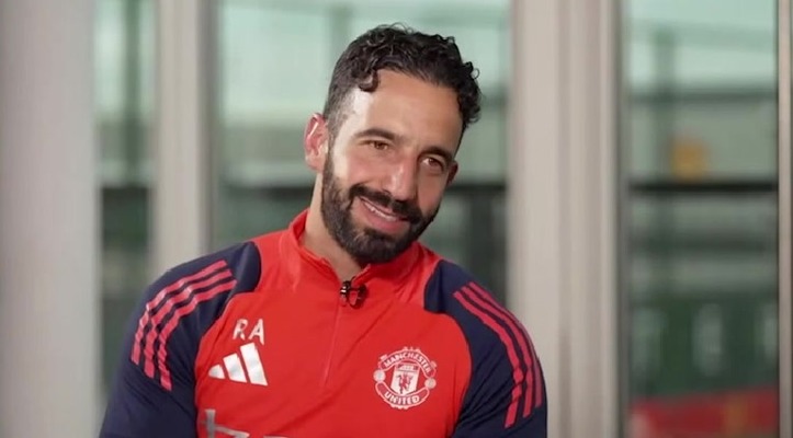Amorim Stands Firm on Back-Three System Despite Man United Struggles