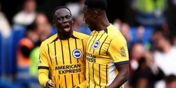 Brighton Stun 10-Man Chelsea With Late Comeback at Stamford Bridge