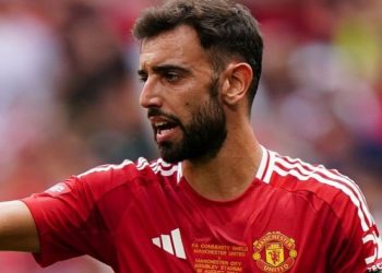 Bruno Fernandes' 100th Goal is Historic as United Bench Race to Win Over Chelsea