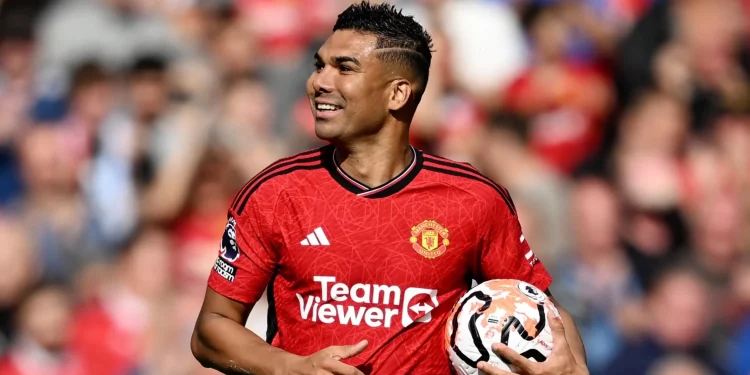 Fernandes and Casemiro Fire 10-Man United Past Chelsea in Fiery Clash