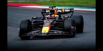 Verstappen Cruises to Baku Win as Piastri Crashes Out