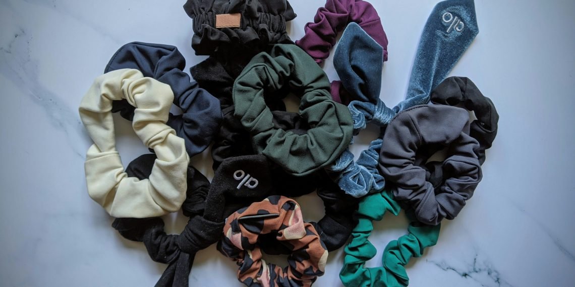 Claws, Bows, and Scrunchies: How These Hair Accessories Made their Comeback to Fashion