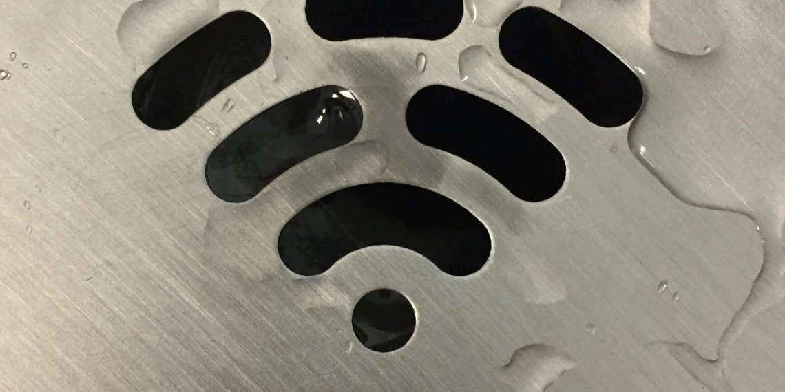 Russia: Government Lists Approved Local Apps for Wartime Internet Blackouts