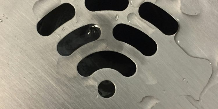 Russia: Government Lists Approved Local Apps for Wartime Internet Blackouts