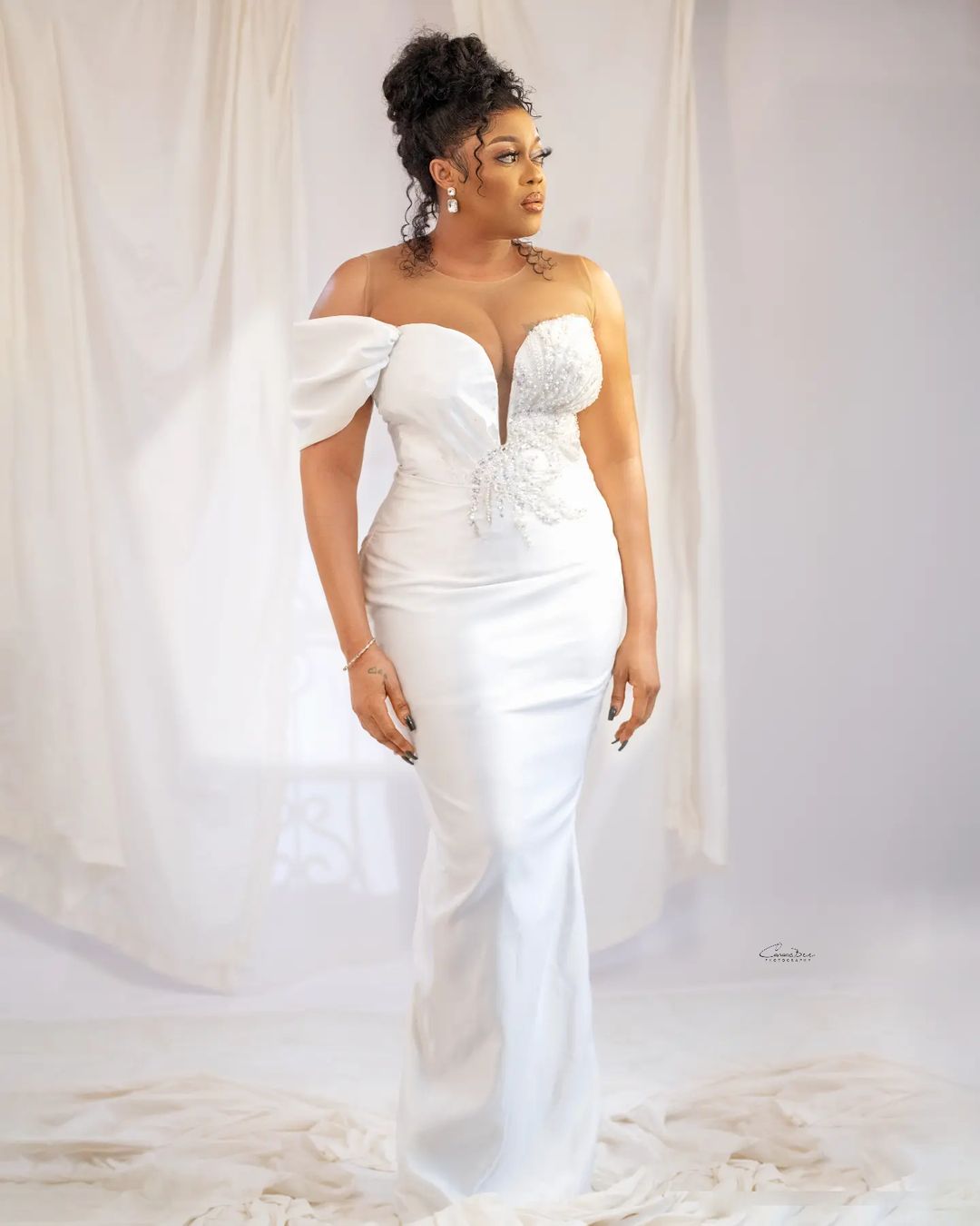 How Eve Esin Secretly Got Married at 43 Before Her Public Wedding