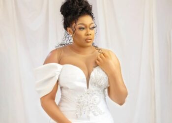 How Eve Esin Secretly Got Married at 43 Before Her Public Wedding
