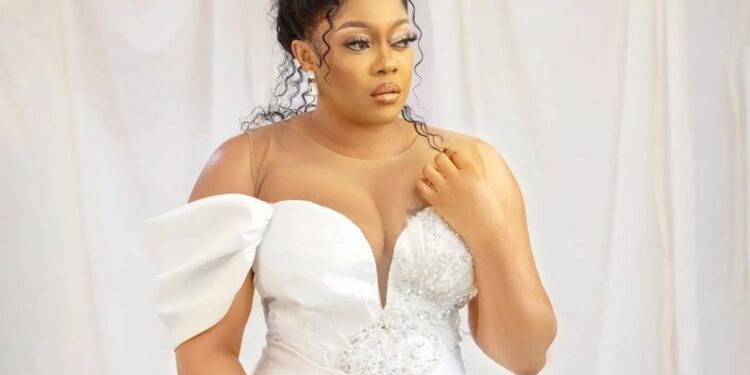 How Eve Esin Secretly Got Married at 43 Before Her Public Wedding