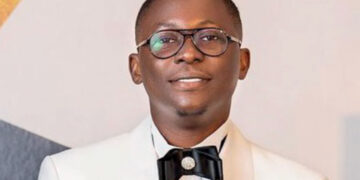 Actor Tobi Makinde Announces Engagement