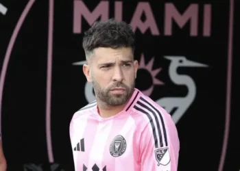 Messi Bids Emotional Farewell as Jordi Alba Announces Retirement