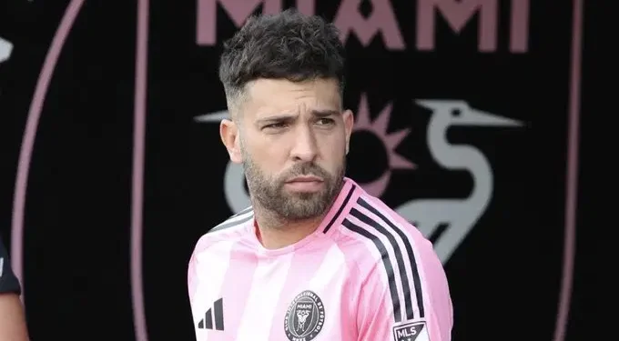 Messi Bids Emotional Farewell as Jordi Alba Announces Retirement