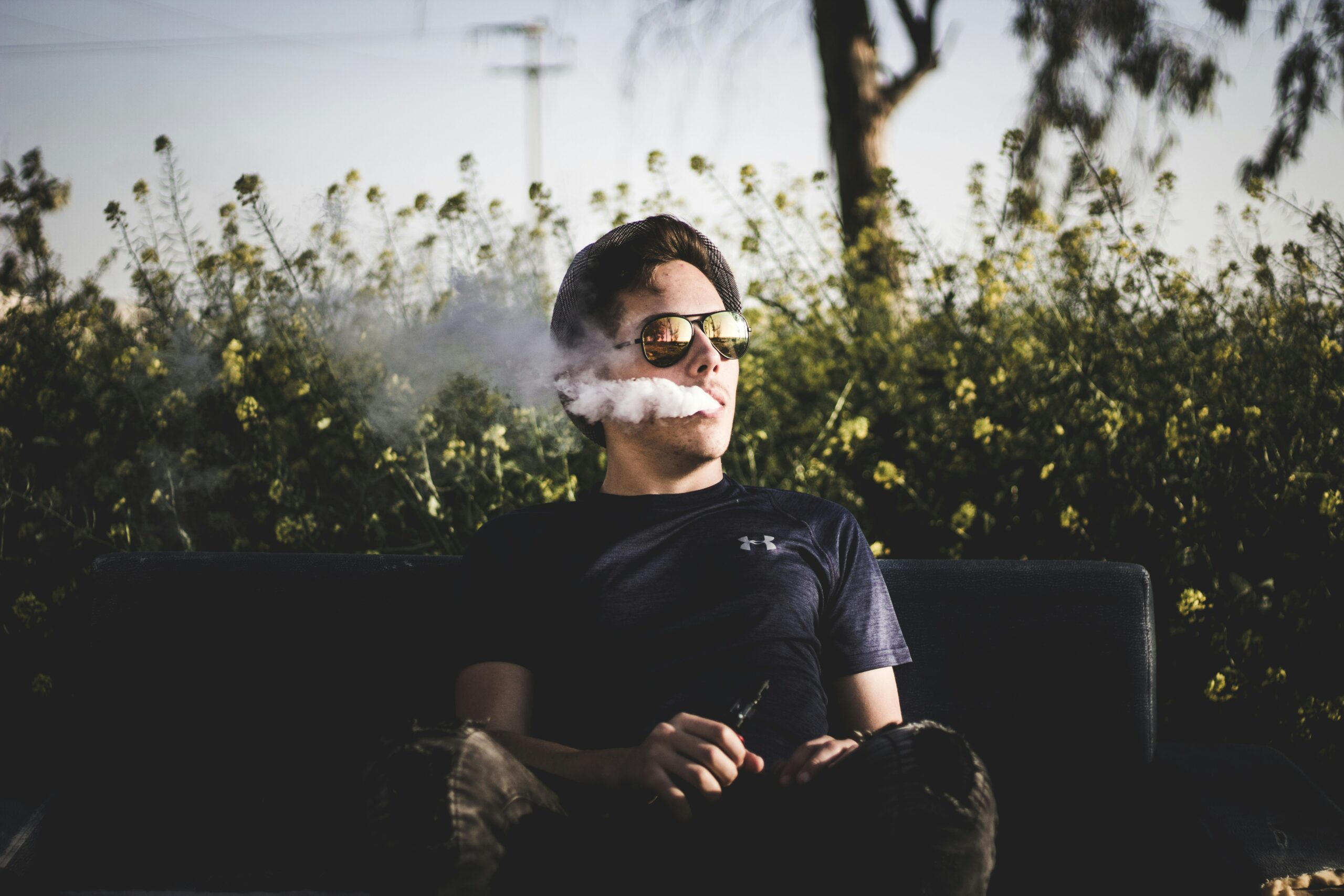County Council Passes Ordinance Requiring Guards at Vapor Lounges
