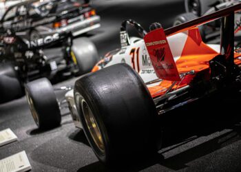 Piastri Wins Qatar Sprint to Cut Norris' Championship Lead to 22 Points