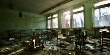 Teenage Traitors: How Russia Is Recruiting Ukrainian Kids on Telegram to Bomb Their Own Schools