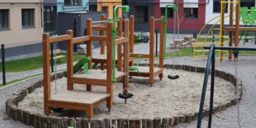 Schools Across Australia and NZ Abruptly Close After Shocking Discovery in Sandpits